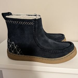 Clark's navy blue booties size 7